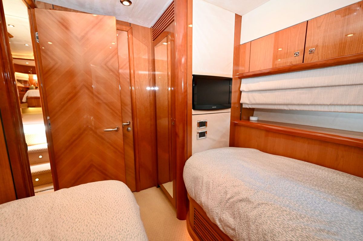 2005 Sunseeker 82 