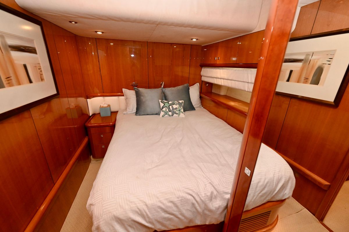2005 Sunseeker 82 