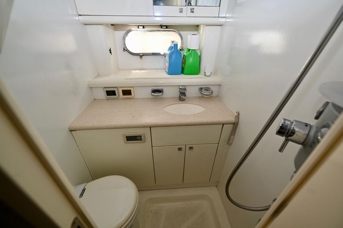 2005 Sunseeker 82 