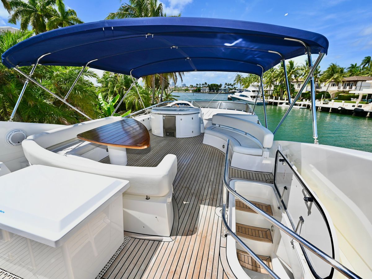 2005 Sunseeker 82 