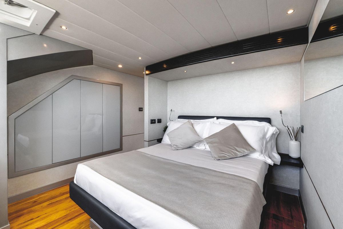 2015 Magic Yachts 96 