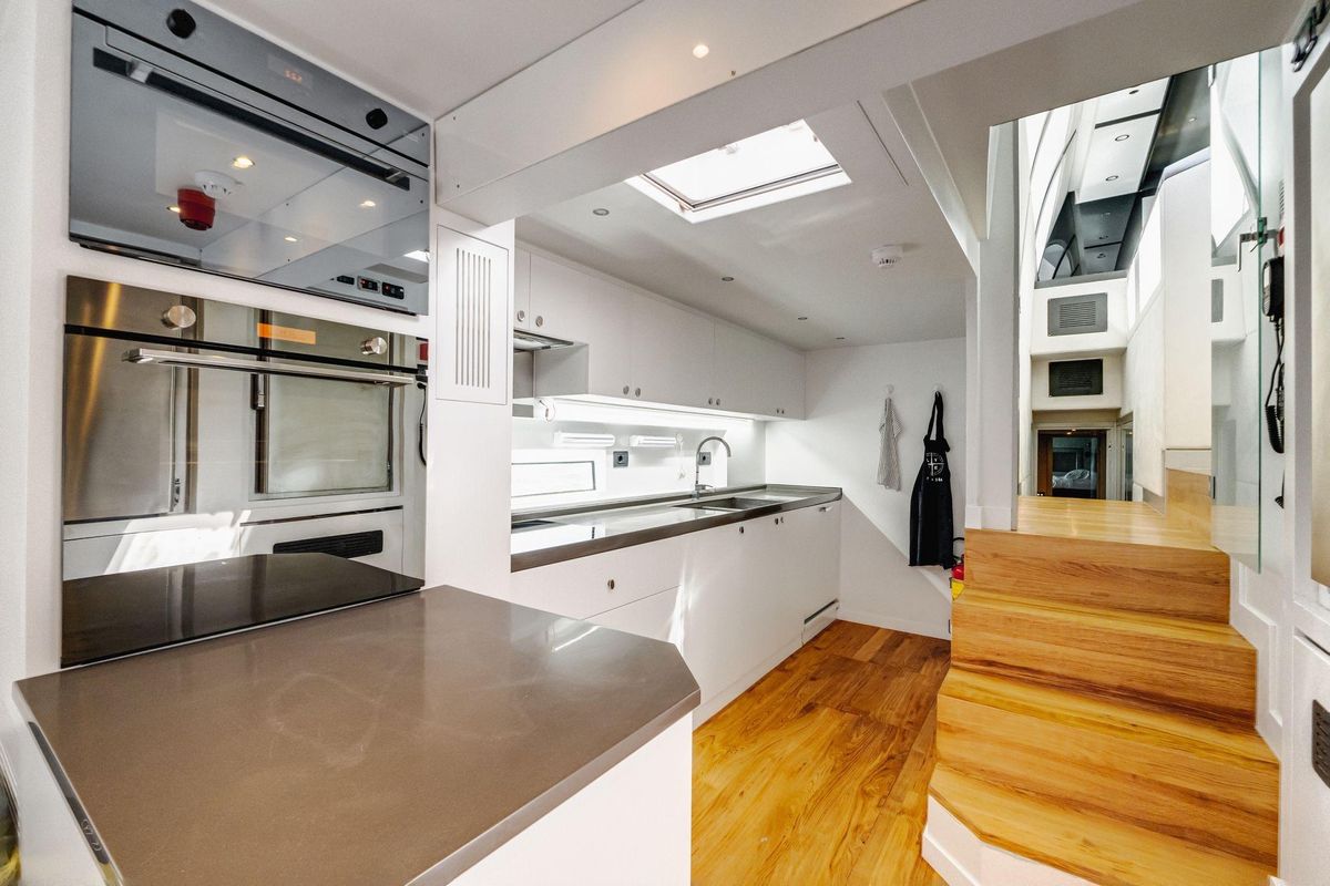 2015 Magic Yachts 96 