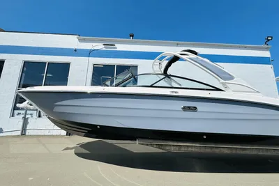 Sea Ray SDX 270 Outboard