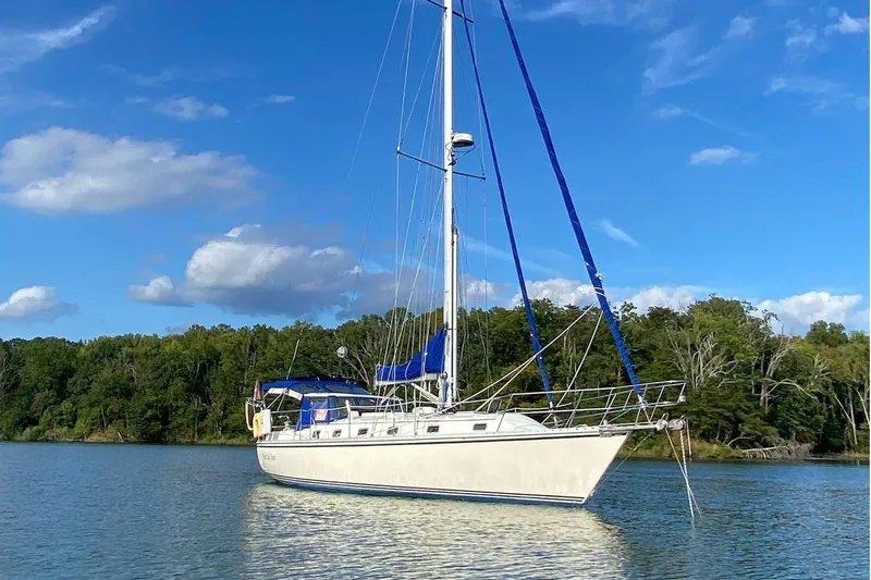 Mer Du Jour Yacht Photos Pics Mer Du Jour at Anchor Profile Picture