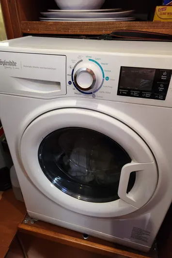 Day One Yacht Photos Pics 