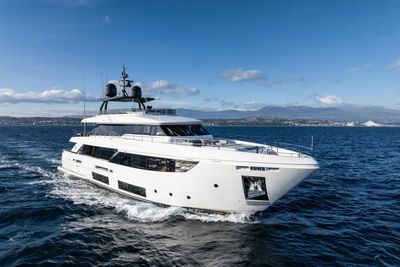 Yacht