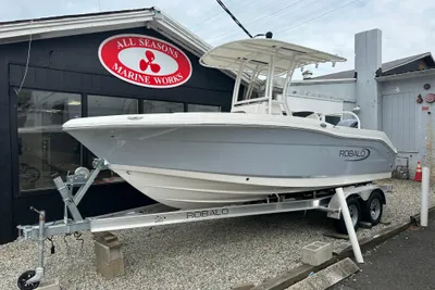 Robalo R202 Explorer
