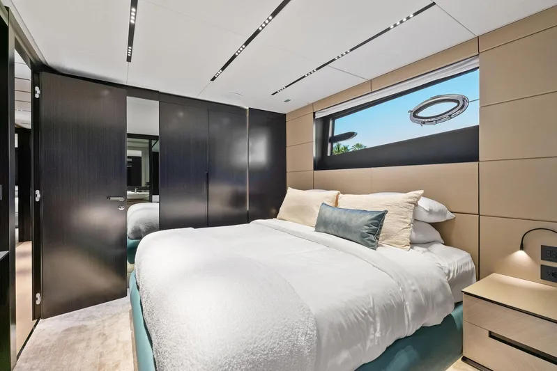 Caffeine Yacht Photos Pics 