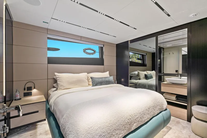 Caffeine Yacht Photos Pics 