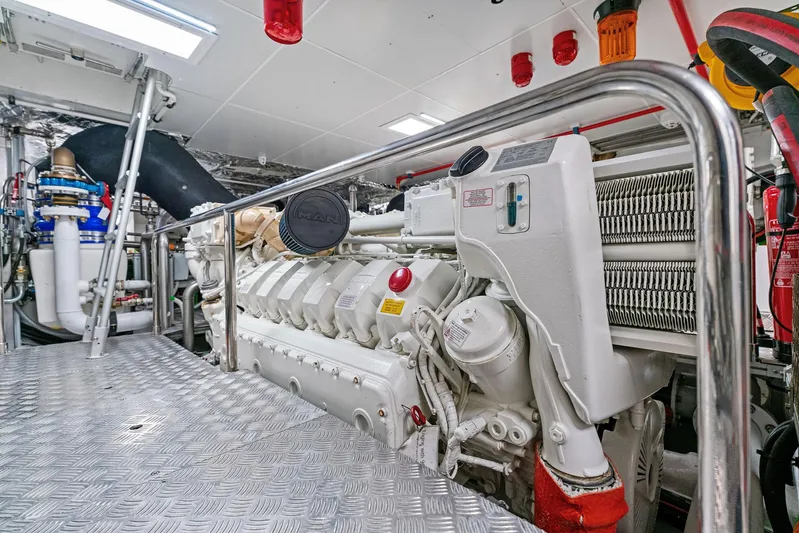 Caffeine Yacht Photos Pics 