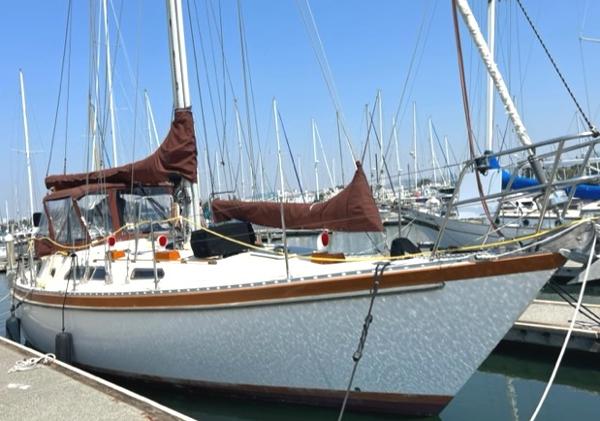 1990 Tayana Center Cockpit