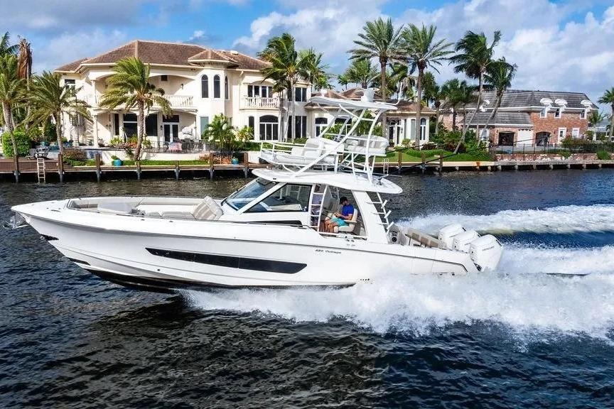 Boston Whaler 420 Outrage