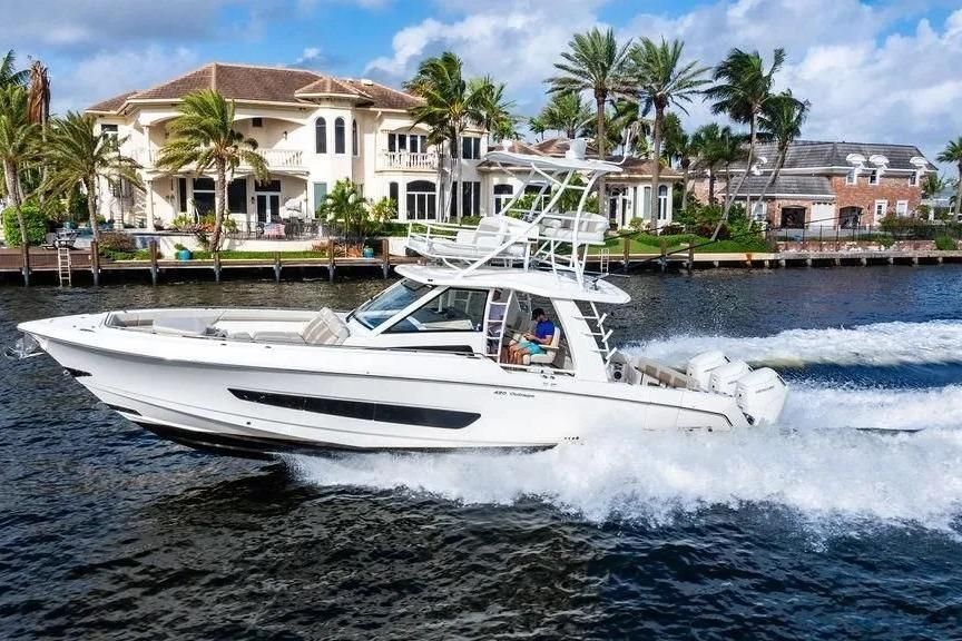 2022 Boston Whaler 42 