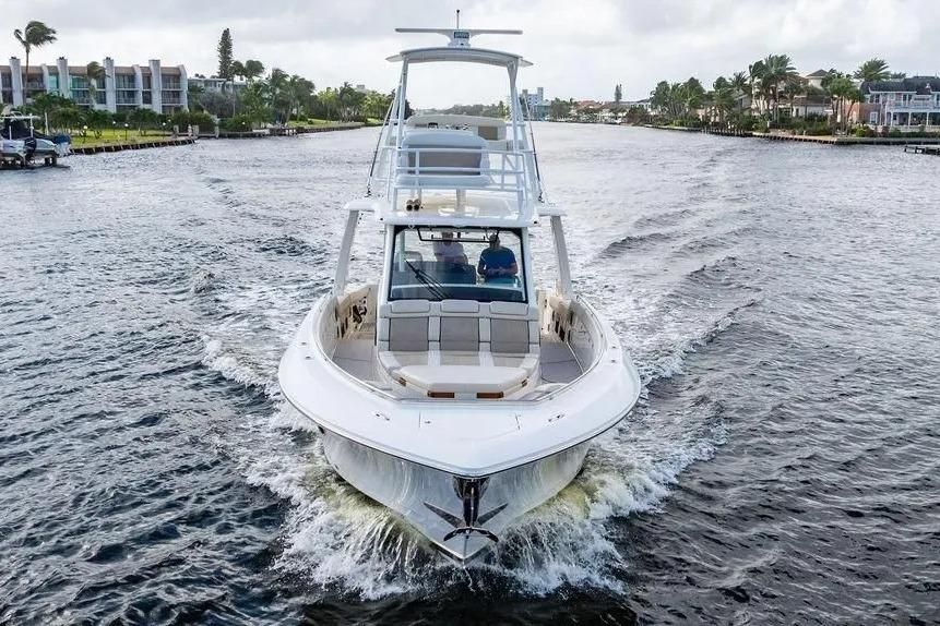 2022 Boston Whaler 42 