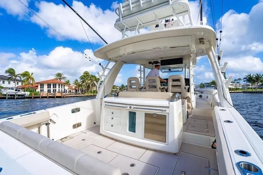 2022 Boston Whaler 42 