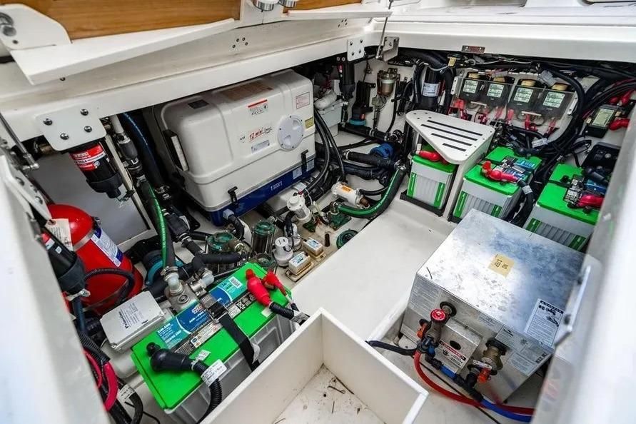 2022 Boston Whaler 42 