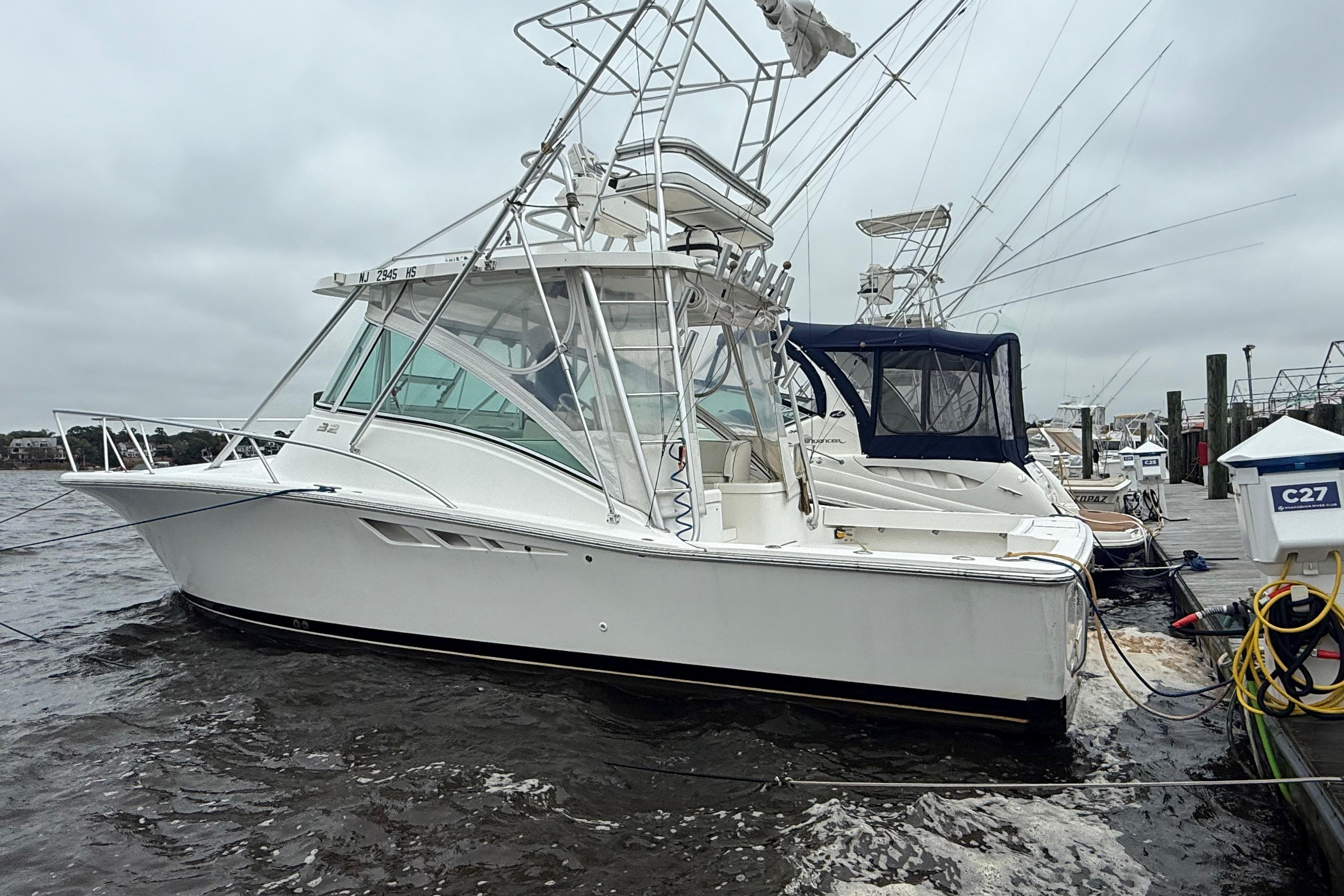 Luhrs 32 Open