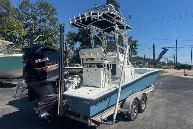 2016 Dargel Kat 250 HDX boat on trailer with Yamaha VMAX engine, parked outdoors.