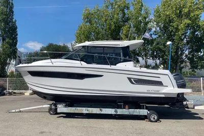 2017 Jeanneau Merry Fisher 895 Offshore