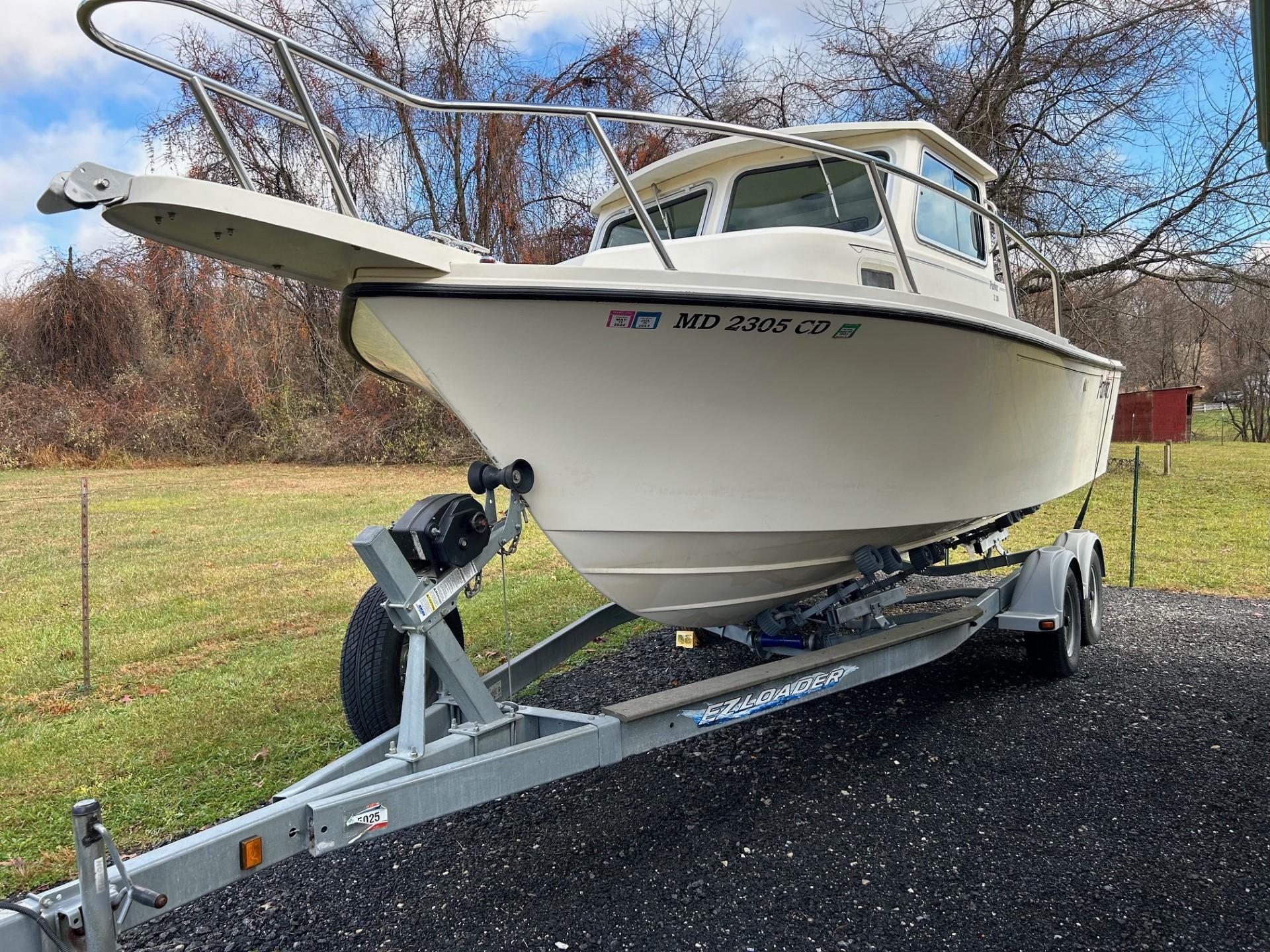 2120 Sport Cabin - Parker Boats