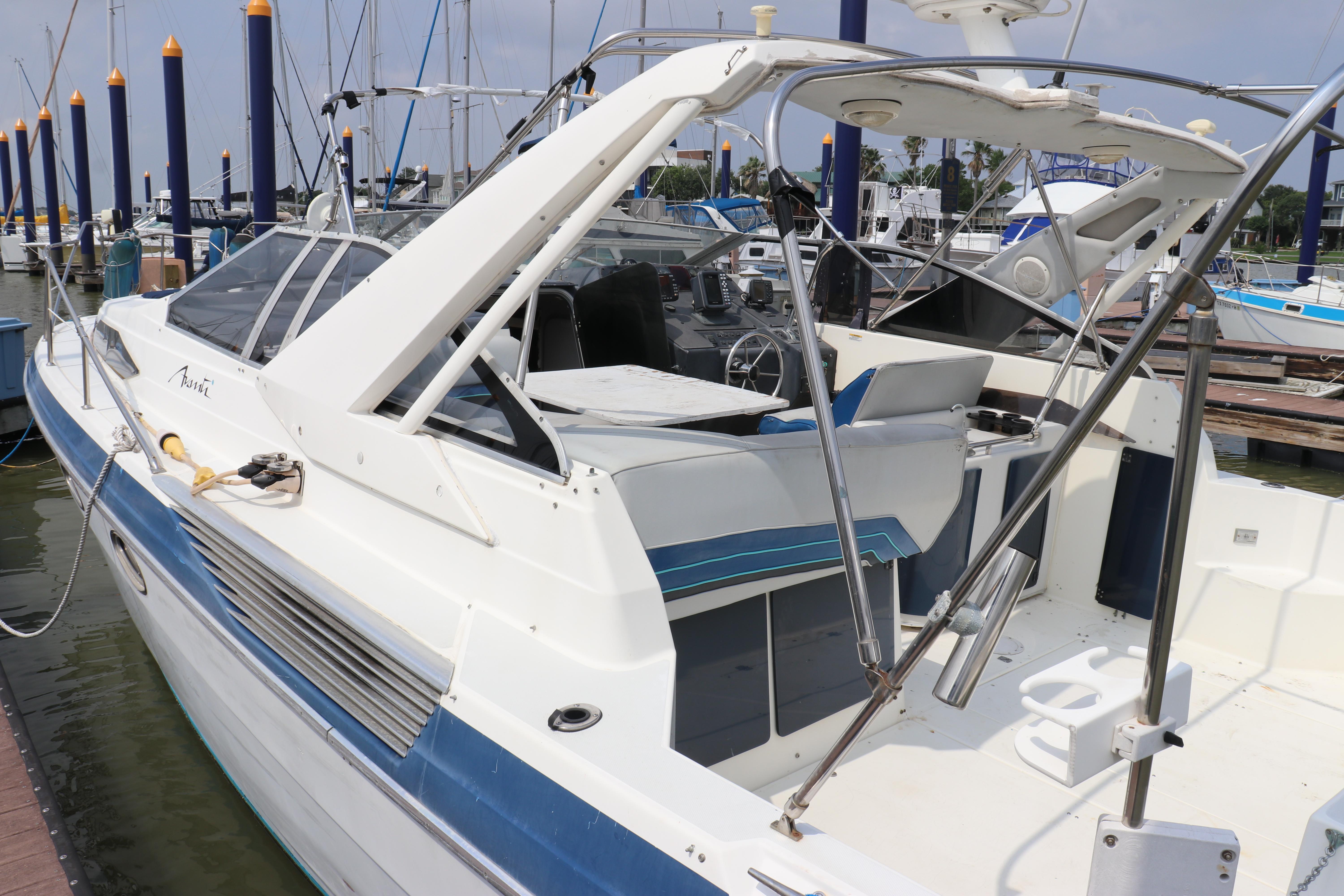 1988 Bayliner 3250 Avanti Cruceros exprés en venta - YachtWorld