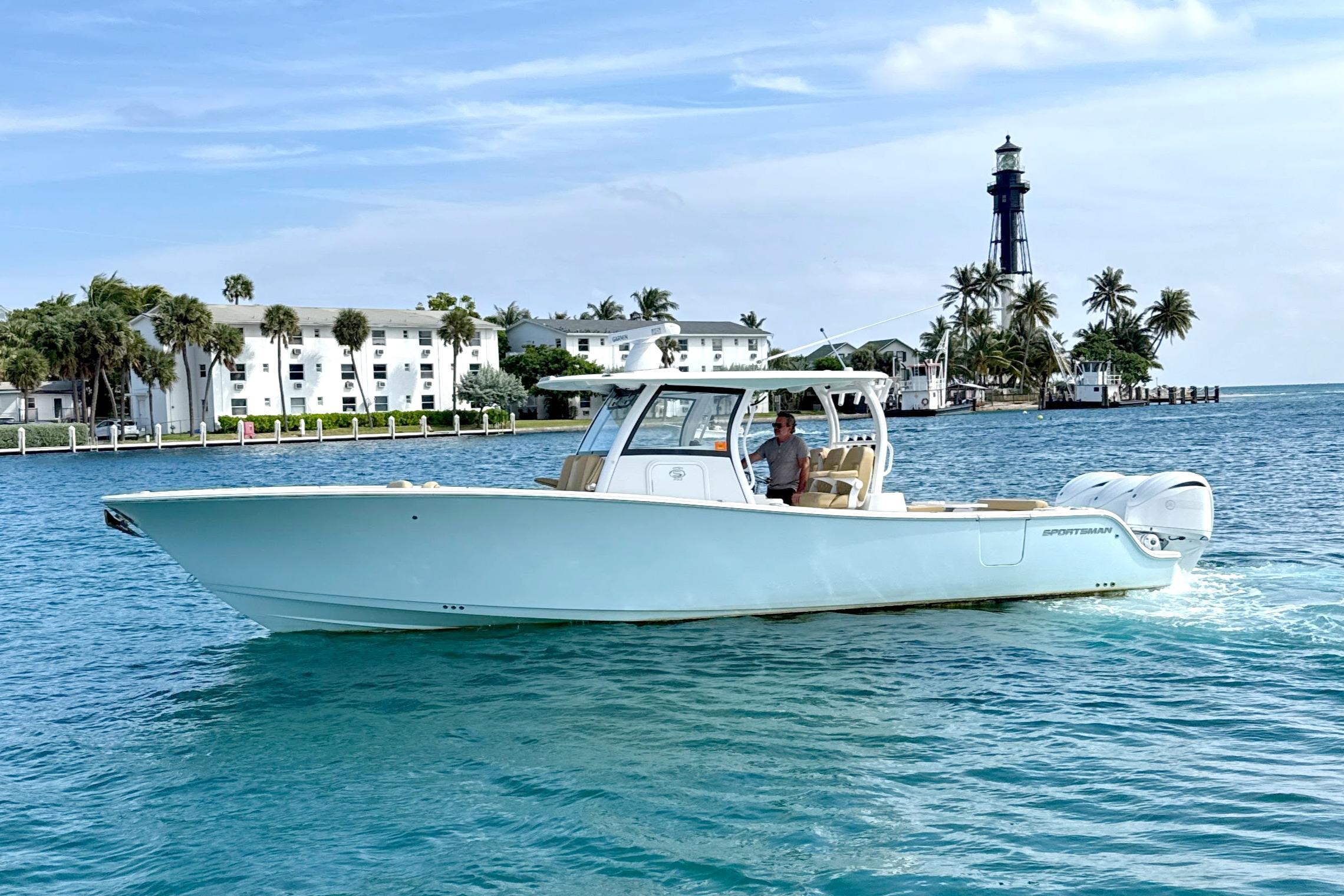 Sportsman Open 352 Center Console