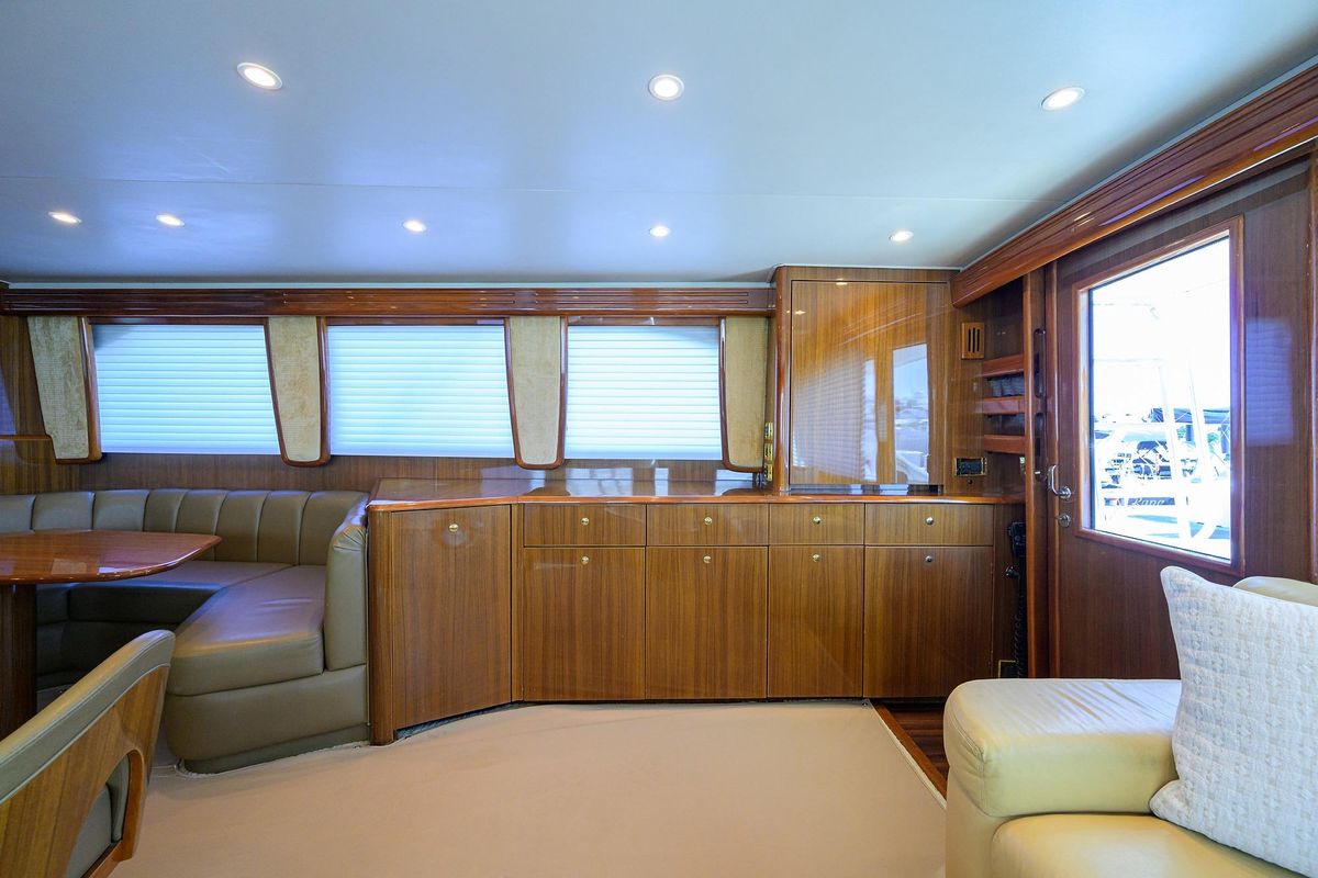 2007 Viking 64 