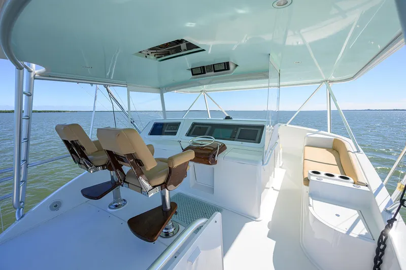 1/2 Barrel Yacht Photos Pics Flybridge, note no venturi windshield for enhanced visibility
