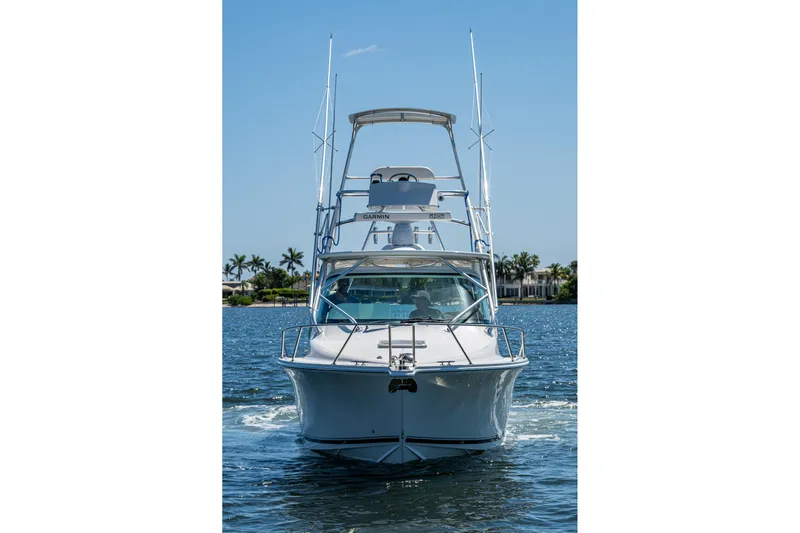 Seaclusion Yacht Photos Pics 2018 Albemarle 290 Express Fisherman boat cruising on a sunny day.