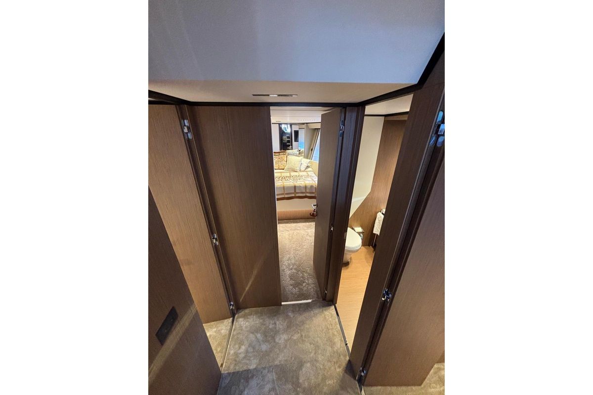 2025 Ferretti Yachts 73 