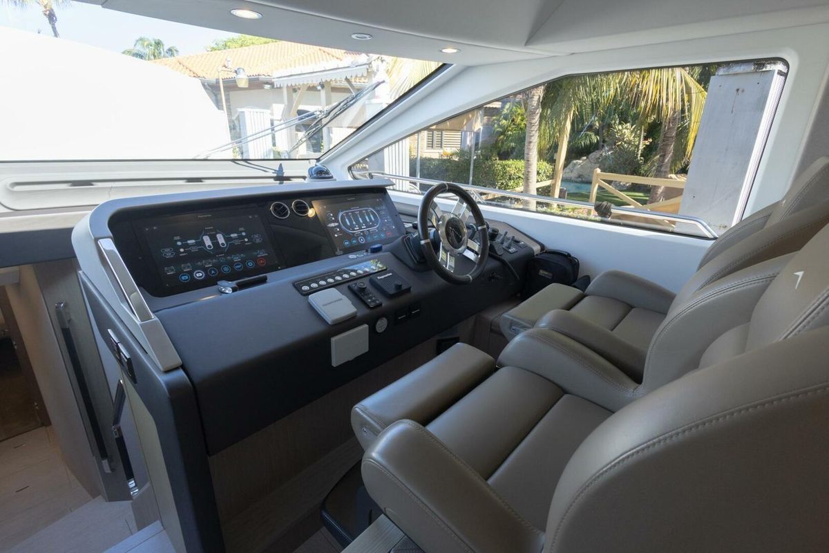 2021 Azimut 72 