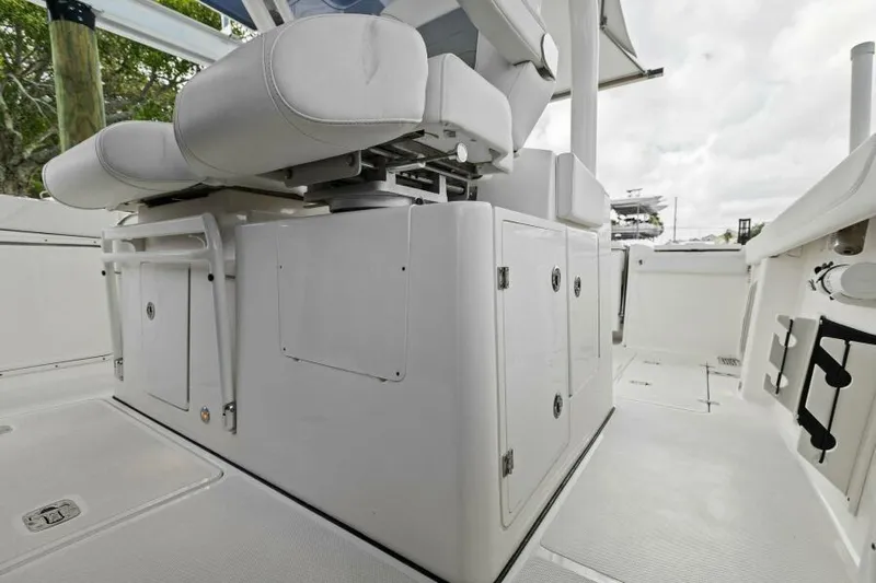  Yacht Photos Pics Helm Storage