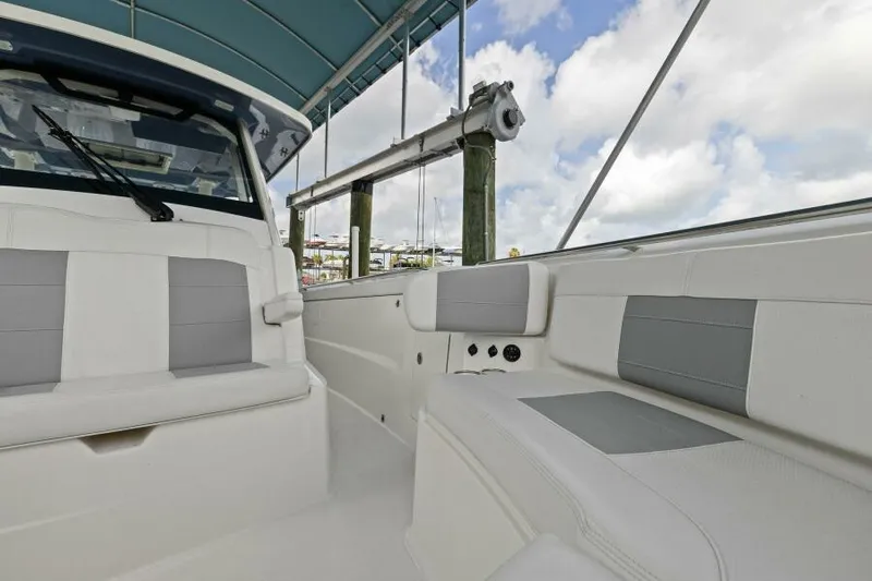  Yacht Photos Pics Foredeck