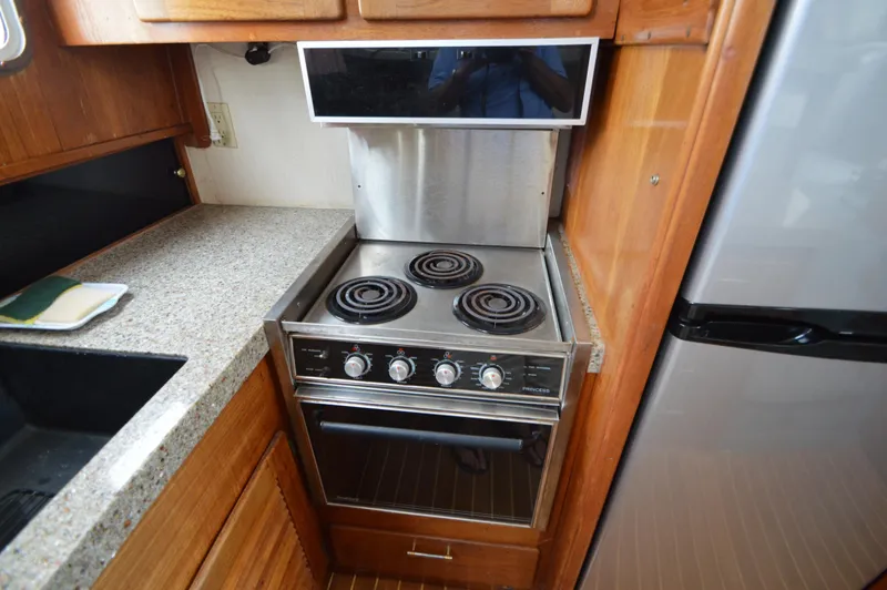 II Freedom II Yacht Photos Pics 