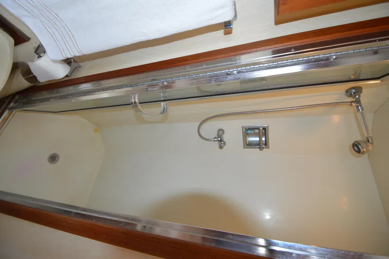 II Freedom II Yacht Photos Pics 