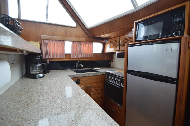 II Freedom II Yacht Photos Pics 