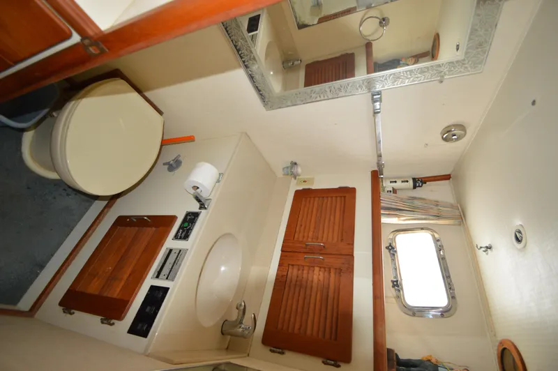 II Freedom II Yacht Photos Pics 