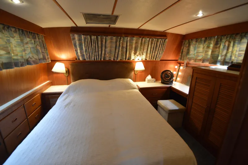 II Freedom II Yacht Photos Pics 