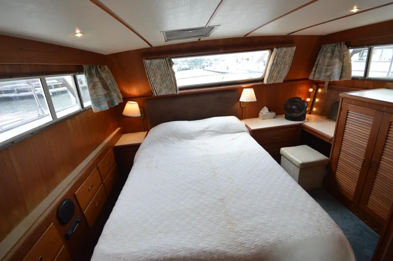 II Freedom II Yacht Photos Pics 