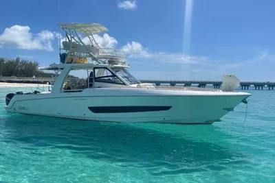 Boston Whaler 420 Outrage