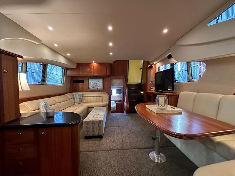 2003 Silverton 39 Motor Yacht