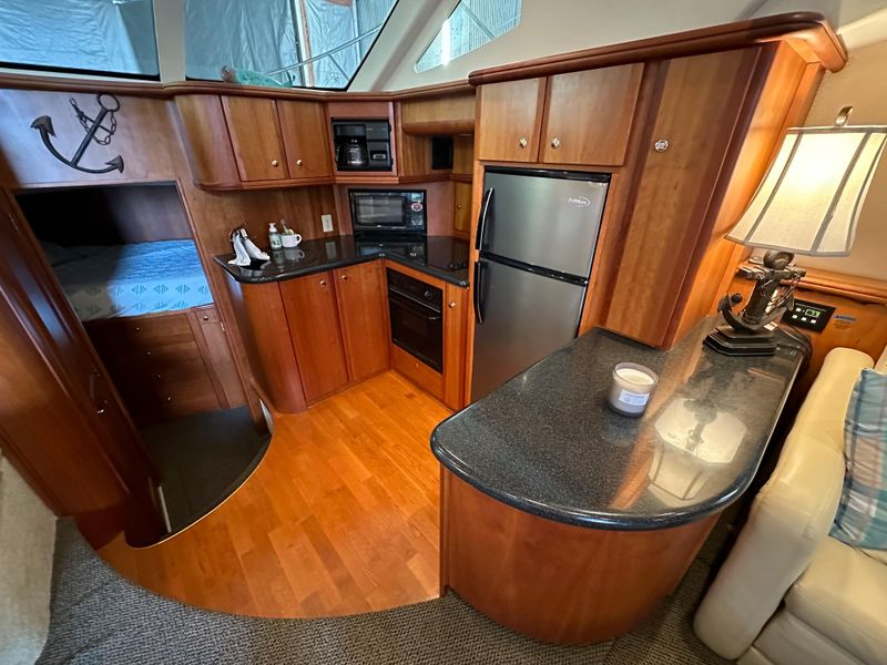 2003 Silverton 39 Motor Yacht