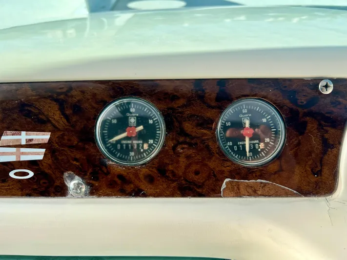  Yacht Photos Pics Dashboard of 1999 Fairline Targa 48 Open with engine hour meters.