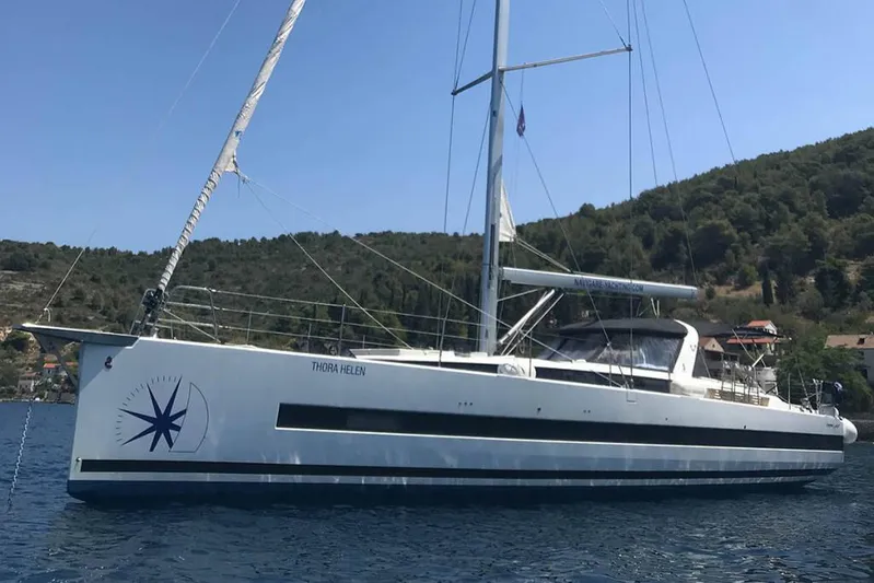 Thora Helen Yacht Photos Pics 