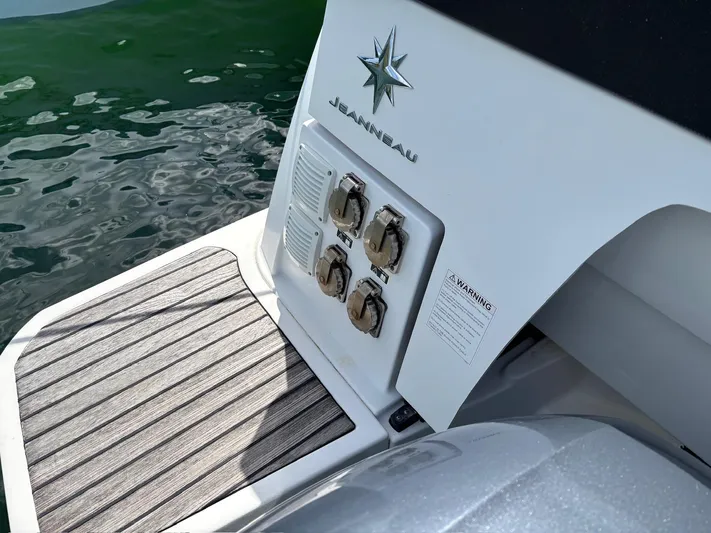 Knot Work'n Yacht Photos Pics Jeanneau 29 NC895 Knot Work'N 2020 Transom