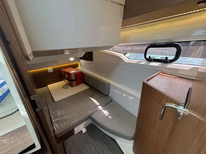 Knot Work'n Yacht Photos Pics 2020 Jeanneau NC895 Knot Work'N - Interior Cabin