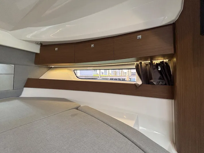 Knot Work'n Yacht Photos Pics 2020 Jeanneau NC895 Knot Work'N - Interior Forward Stateroom