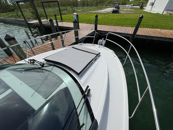 Knot Work'n Yacht Photos Pics 2020 Jeanneau NC895 Knot Work'N - Bow with Sun Pad