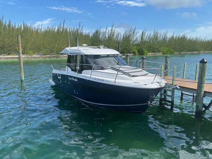 Knot Work'n Yacht Photos Pics 2020 Jeanneau NC895 Knot Work'N - Profile at Dock