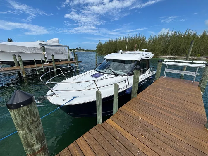 Knot Work'n Yacht Photos Pics 2020 Jeanneau NC895 Knot Work'N - Profile at Dock